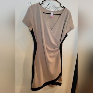 MAKE A OFFER- EXCELLENT CONDITION!NO BOUNDARIES JUNIOR'S WRAP DRESS